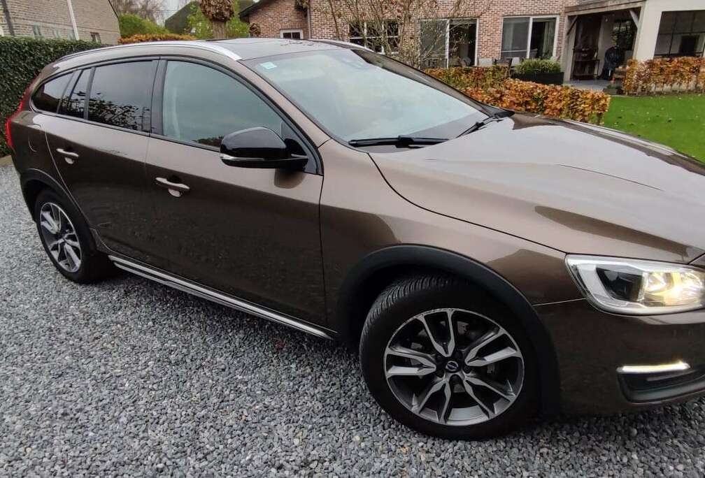 Volvo D4 MOMENTUM LICHTE VRACHT