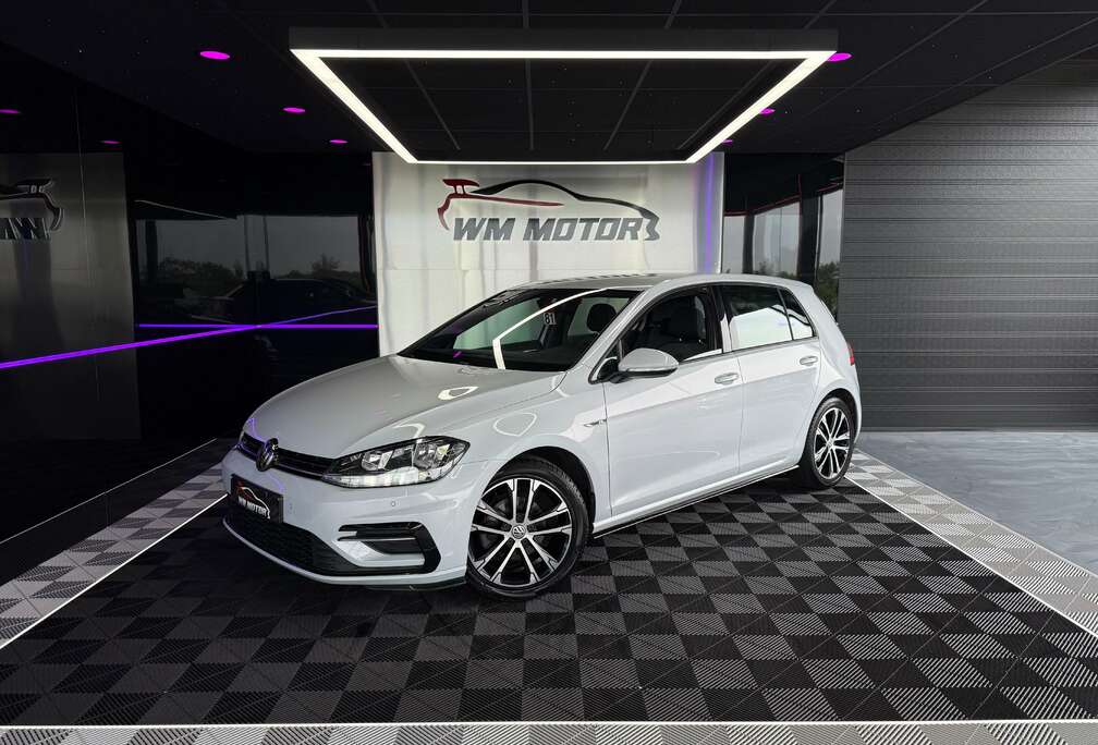 Volkswagen Golf 1.0 TSI // R-line