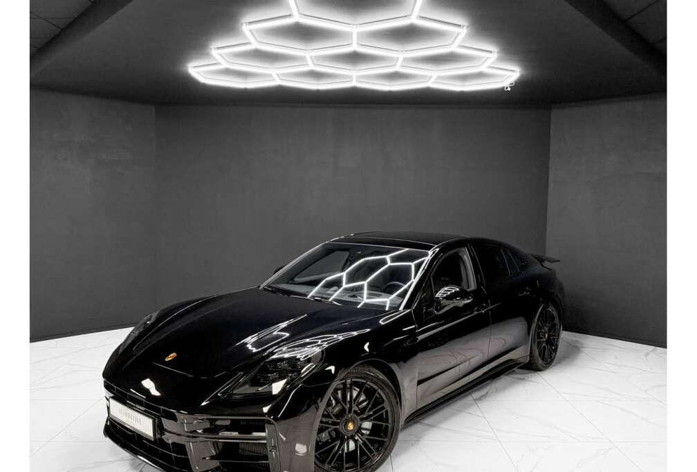 Porsche 4.0 V8 GTS / 5 SEATS / FULL