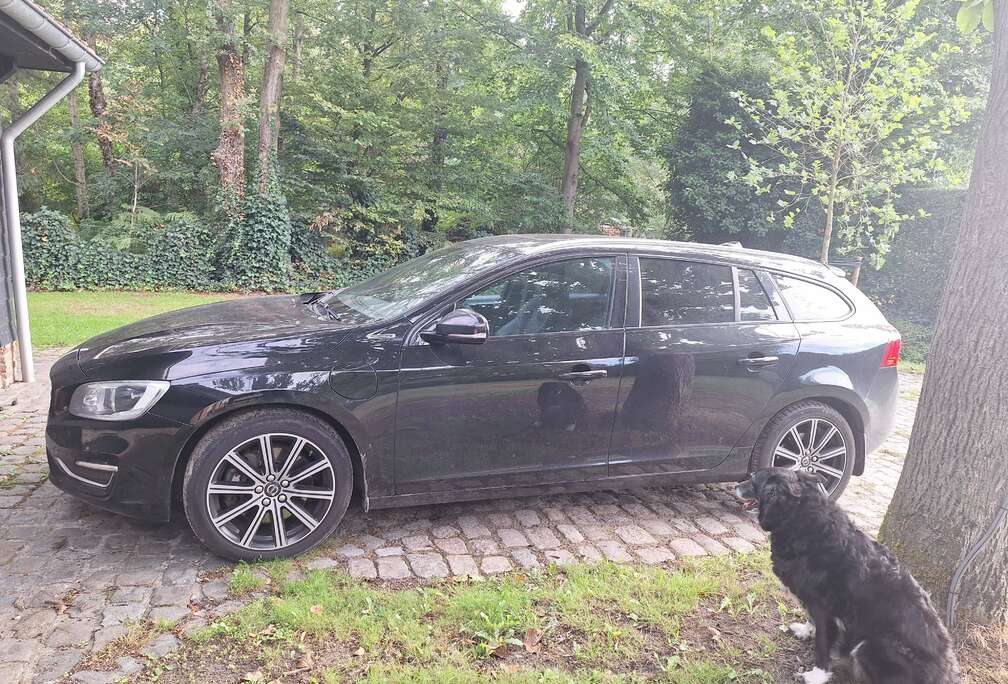 Volvo V60 2.4 D5 4WD TE PHEV Momentum