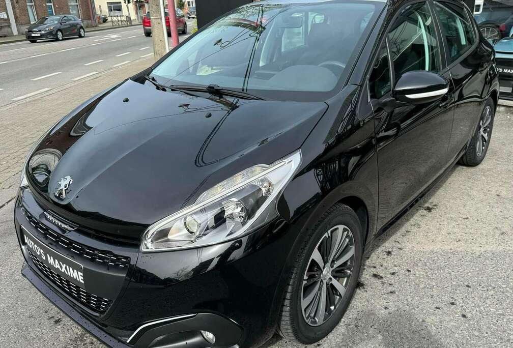 Peugeot 1.2i / Toit pano / Caméra / Clim Auto /Garantie