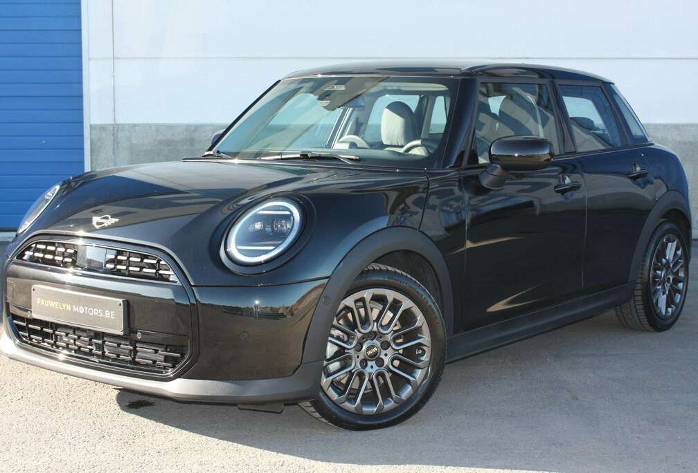 MINI AUTOMAAT // HUD// APPLE CARPLAY// BLACK