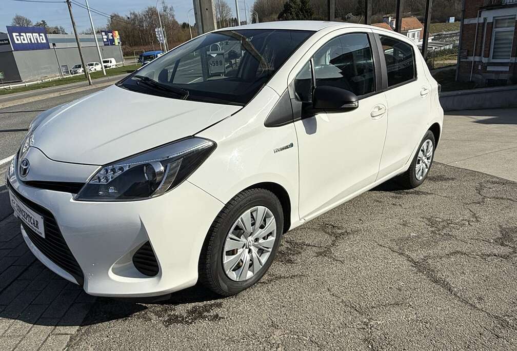 Toyota Yaris 1.5 HYBRIDE Essence