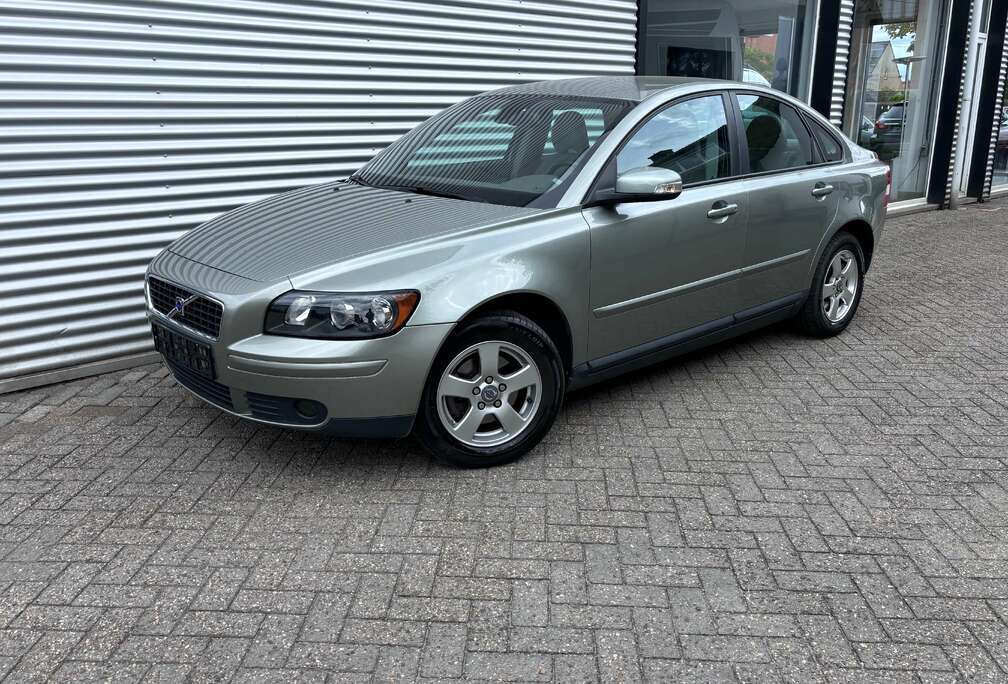 Volvo 1.6i 16v Kinetic - Leder - Park Assist