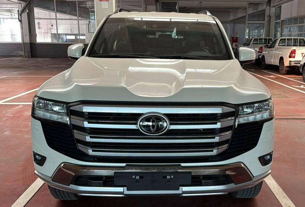 Toyota Landcruiser 4.0 AT 6-SPEED 2023 model (Export OUT OF EU only) 57650 Euros -Price Excluding VAT)