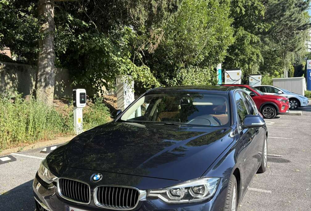 BMW 320 d / Finition luxury / Toit Ouvrant / Carplay