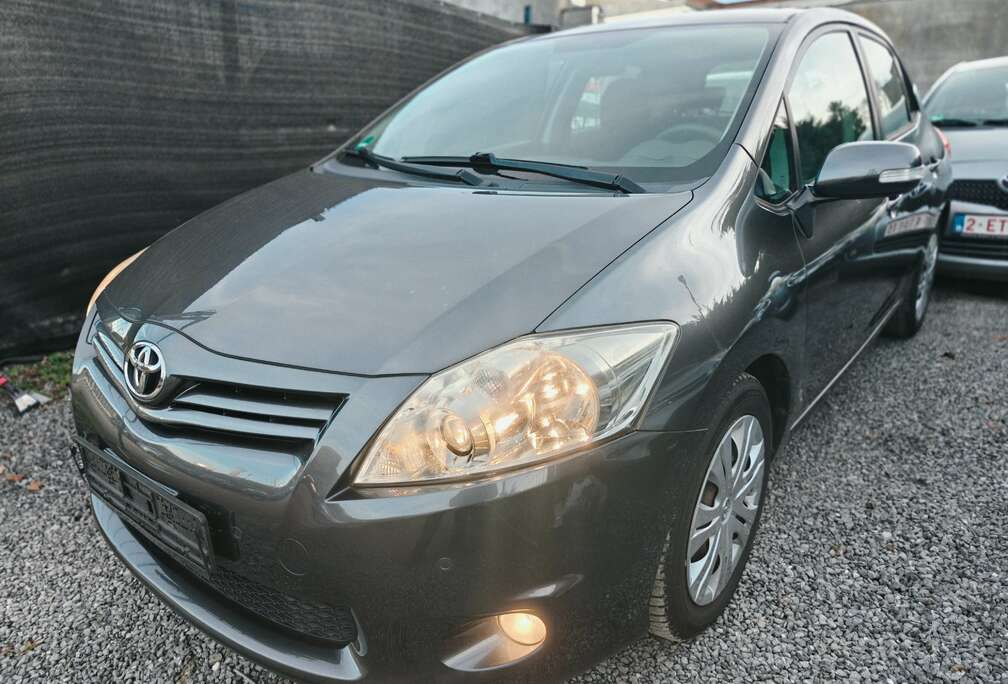 Toyota 1.33i Euro 5 essence