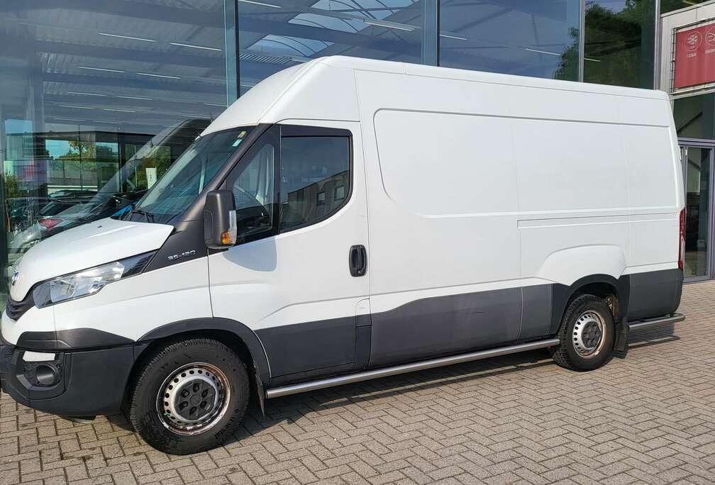 Iveco 35S1210.000 ex. btwKastenRadioAircoSideSkirts