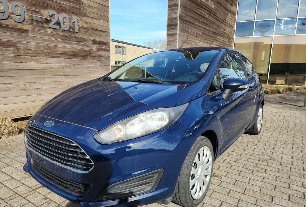 Ford Fiesta 1.25i /prêt à immatriculé