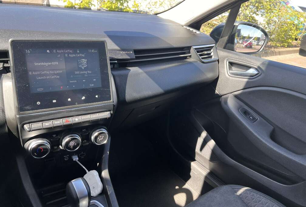 Renault E-TECH Hybrid 140 ZEN