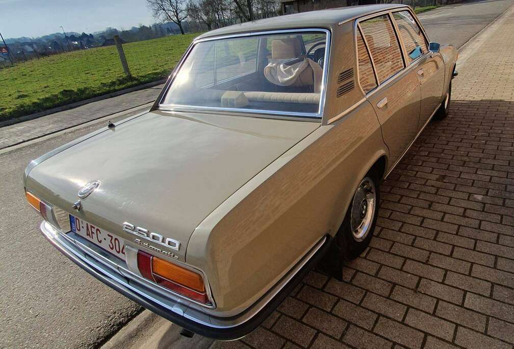 BMW E3 2500
