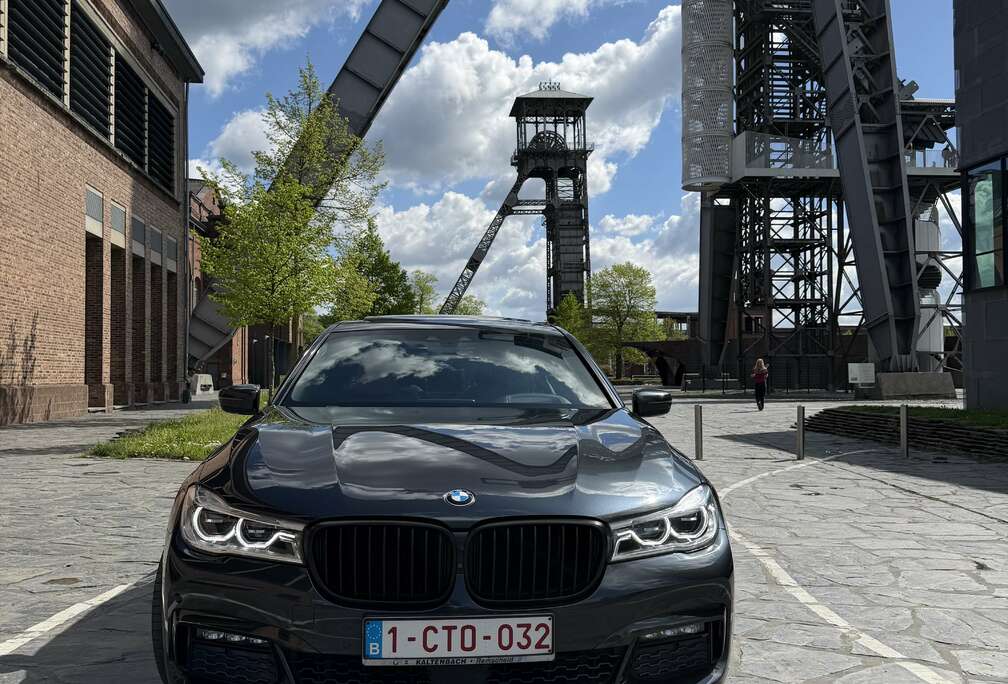 BMW 740eA Plug-In Hybrid (240 kW)