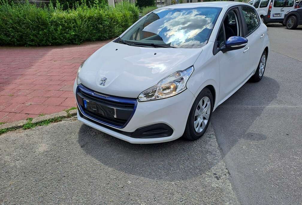Peugeot 208 1.0i Like....Woluwe St Lambert
