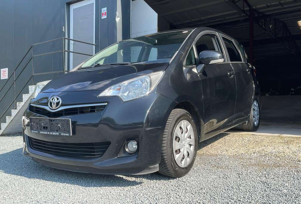 Toyota Verso S 1.33 VVT-i Skyview