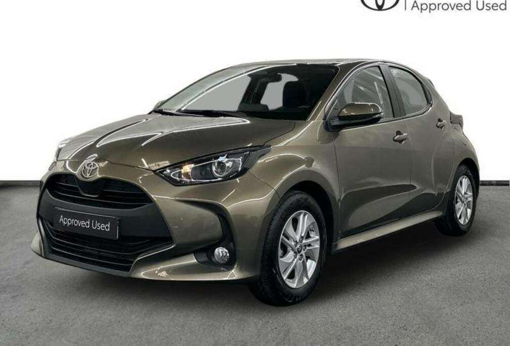 Toyota 116hp HEV Dynamic | carplay | camera