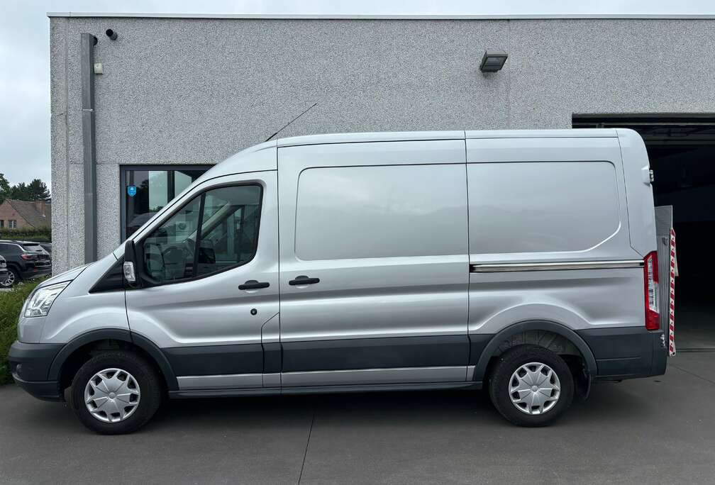 Ford L2H2 3pl. 6 deuren Laadbrug CAM NAVI A/C