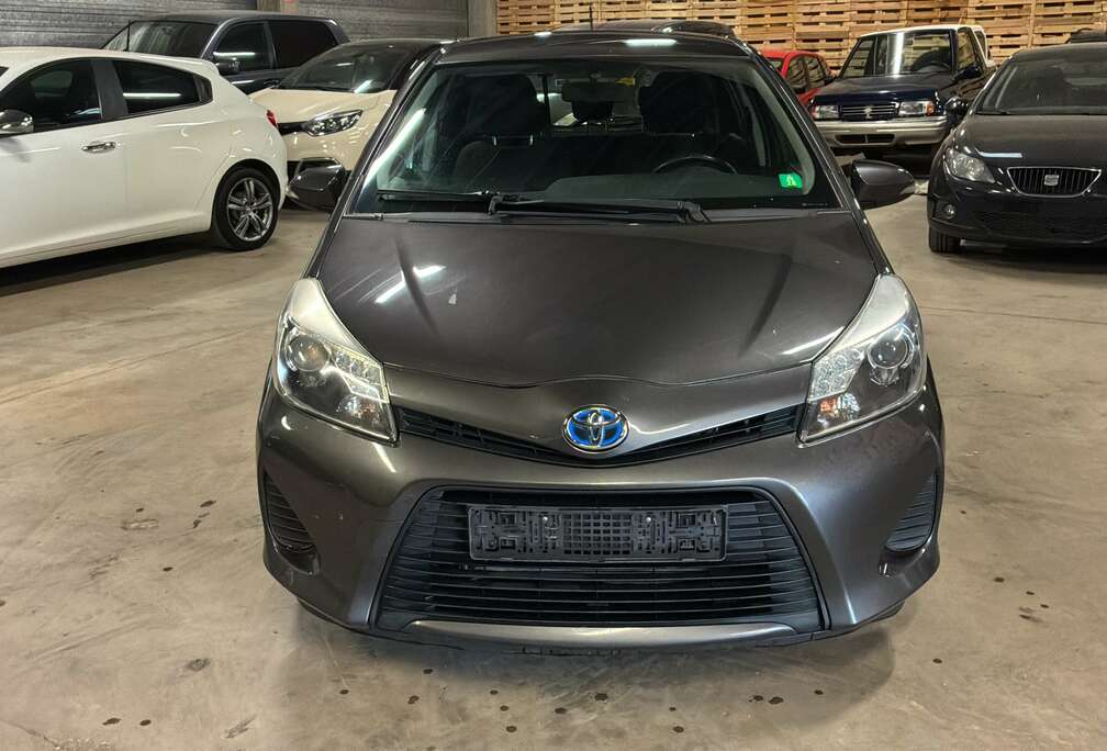 Toyota Yaris Hybrid 1.5 VVT-i Life