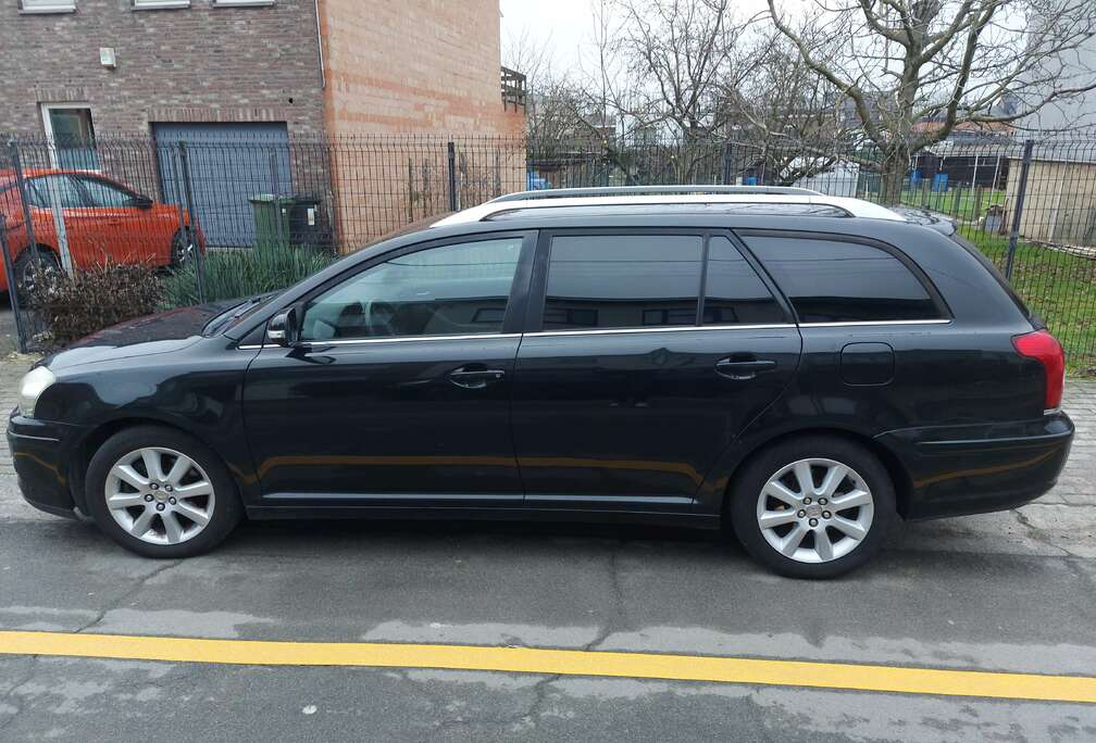 Toyota Avensis SW 2.0 Turbo D4D 16v Linea Sol DPF