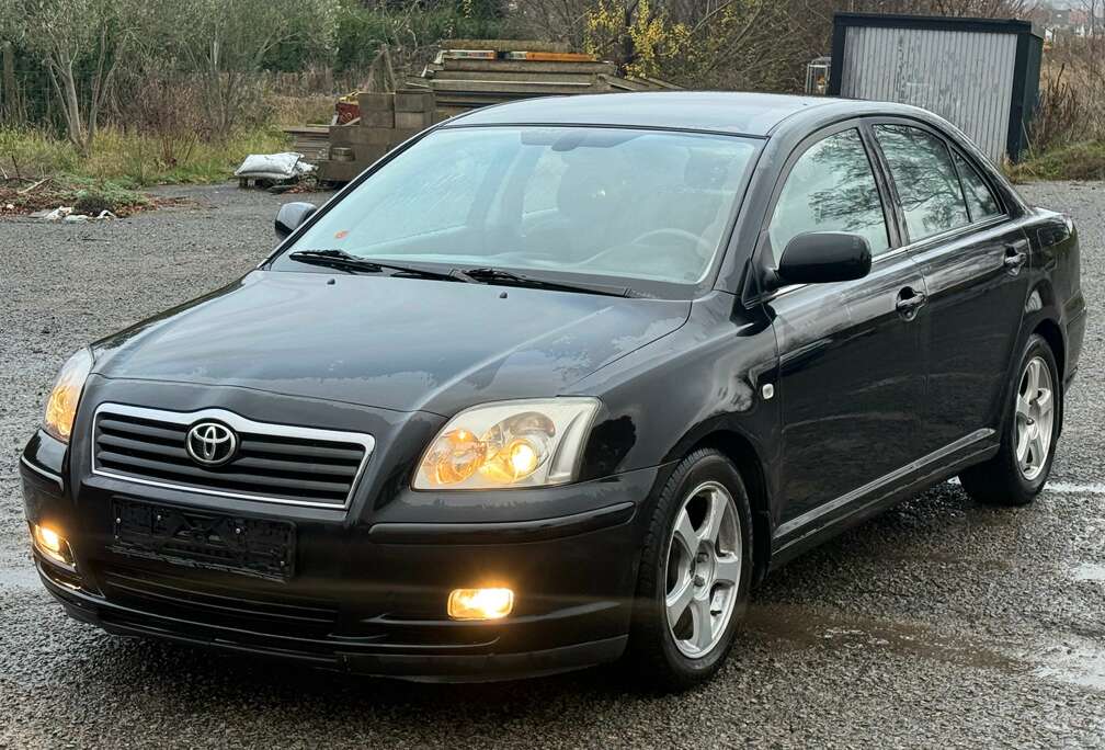 Toyota Avensis 1.8 Selektion