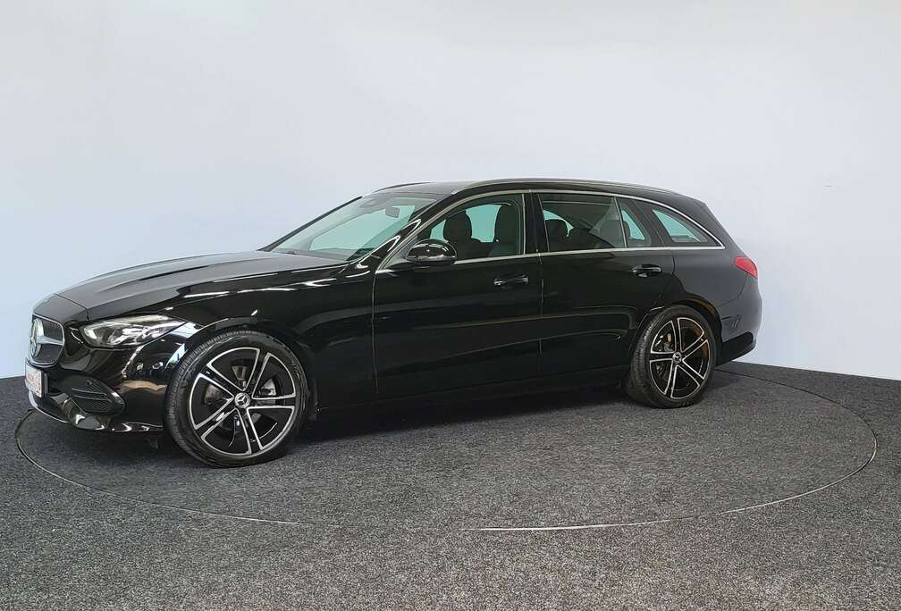 Mercedes-Benz 200 d | 2025 | 34.917 km | Adaptive Cruise | Navi | CarPlay | Camera | DAB