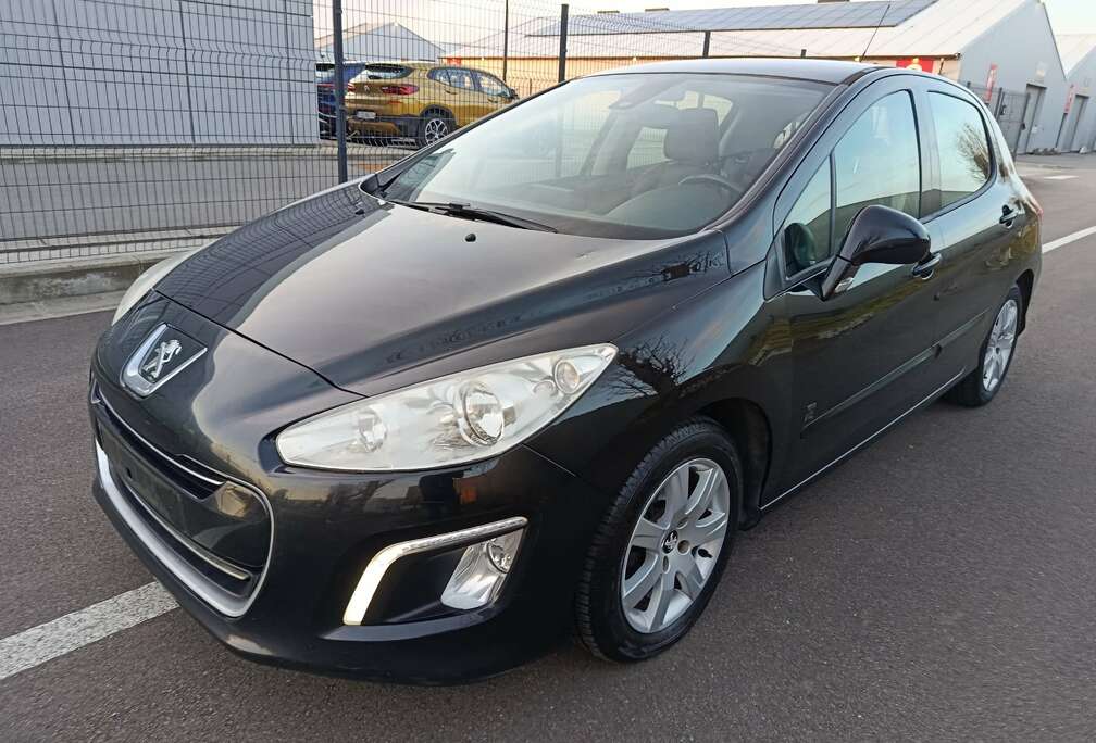 Peugeot 308 1.6 HDi Black