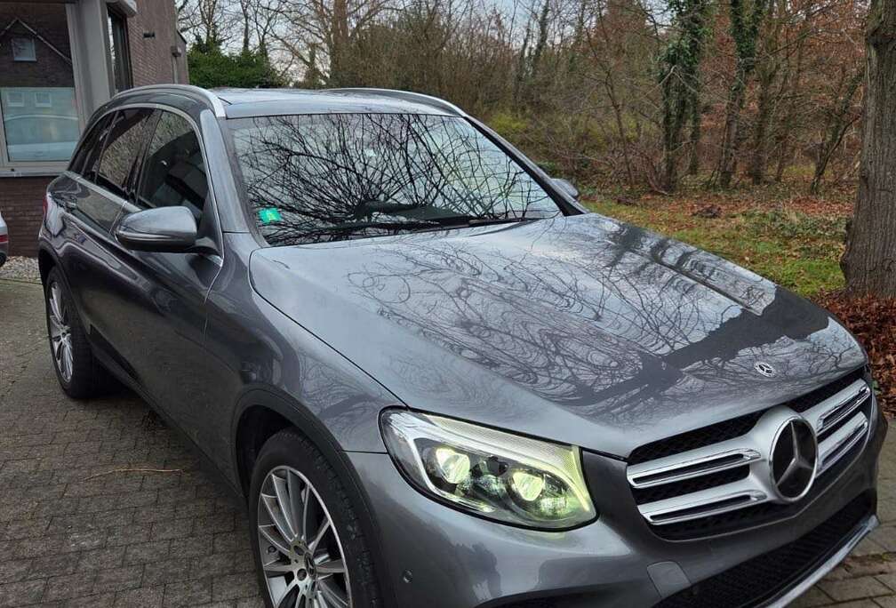 Mercedes-Benz d Coupe 4Matic 9G-TRONIC AMG Line