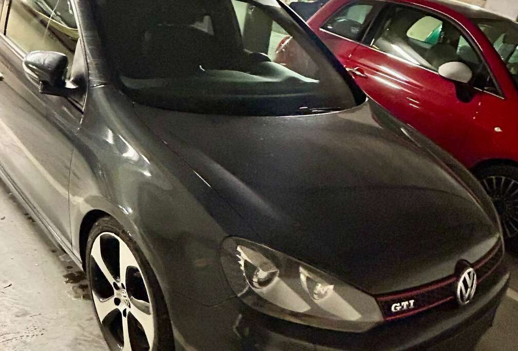 Volkswagen Golf 2.0 TSI DSG