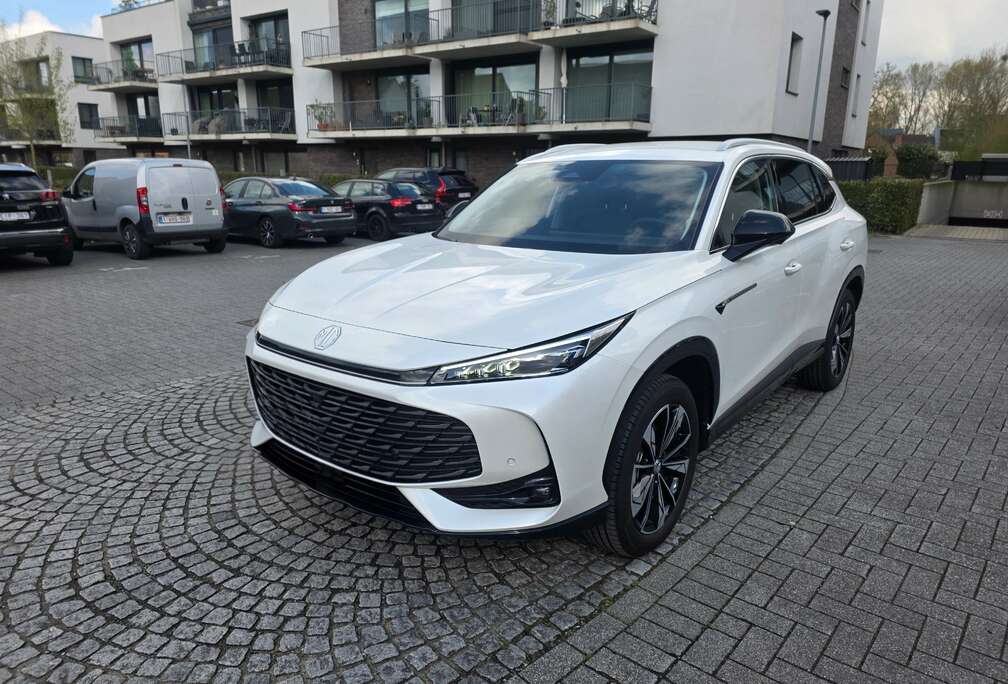 MG HS 1.5 T-GDi Luxury DCT