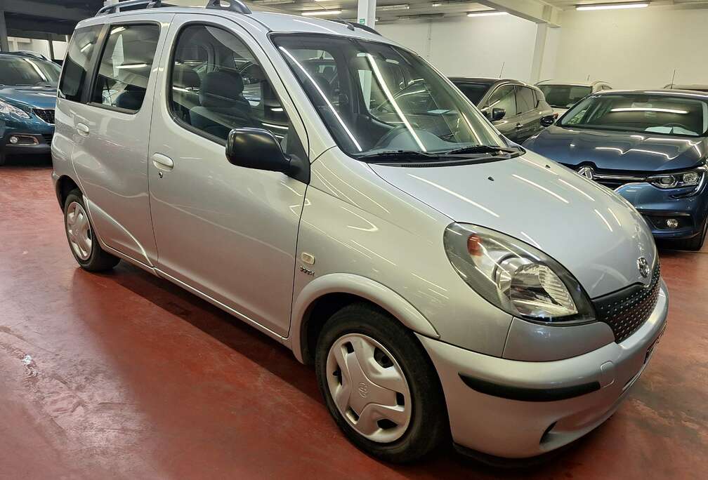 Toyota Yaris Verso 1.3 Essence
