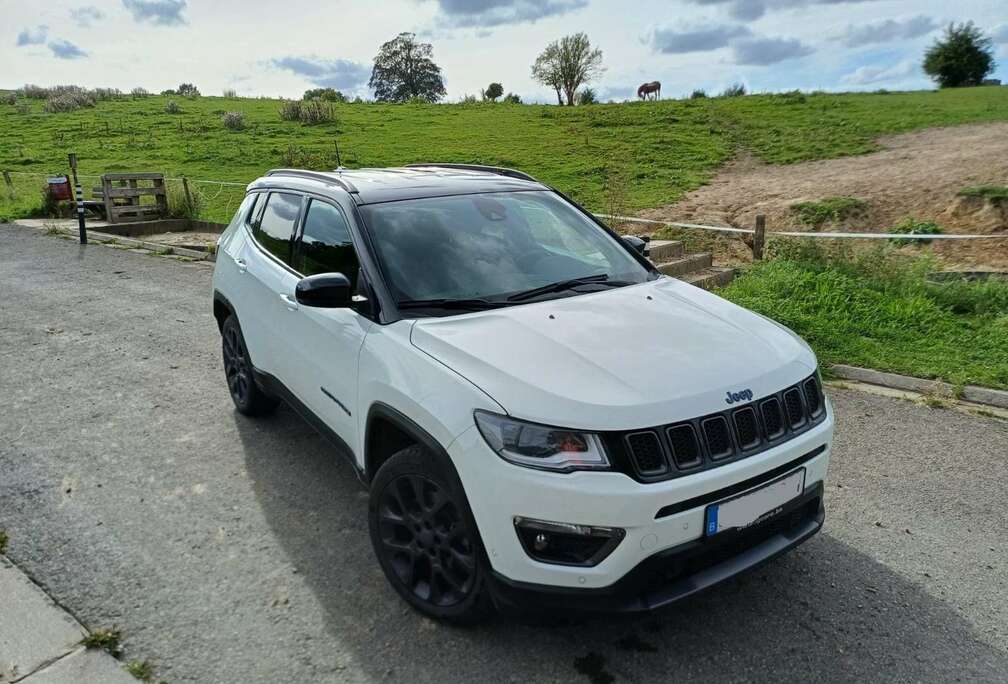 Jeep PHEV - 4xe Sport - attache remorque