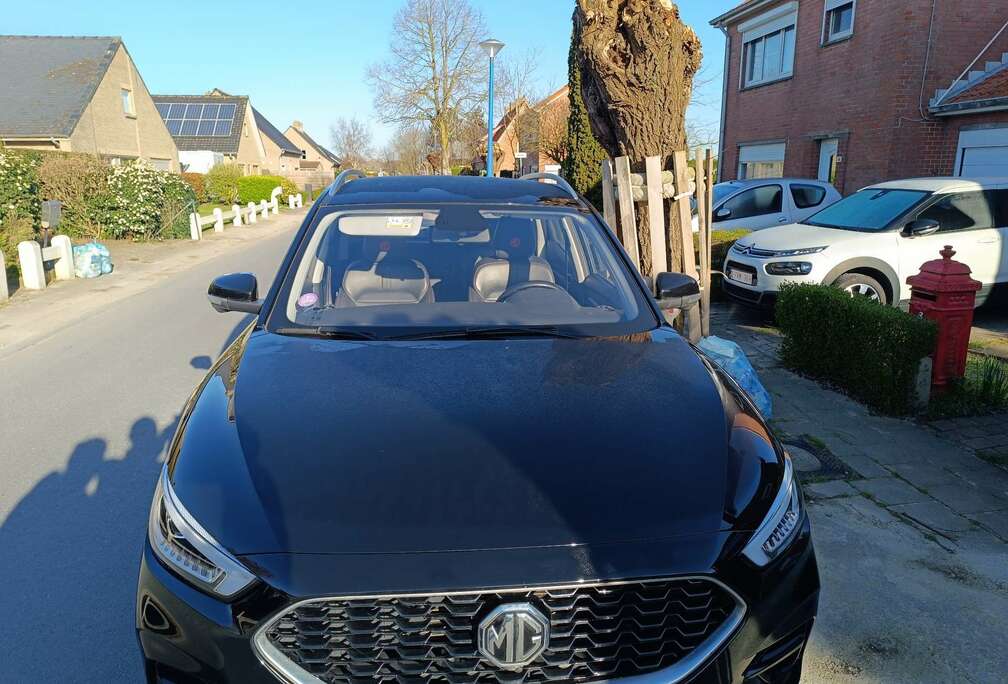 MG 1.0 T-GDi Luxury AT