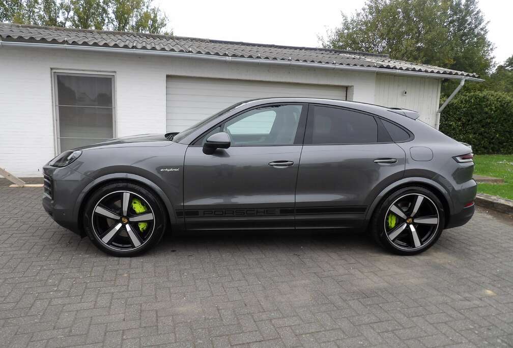 Porsche Cayenne E-Hybrid Coupe Head up 22\