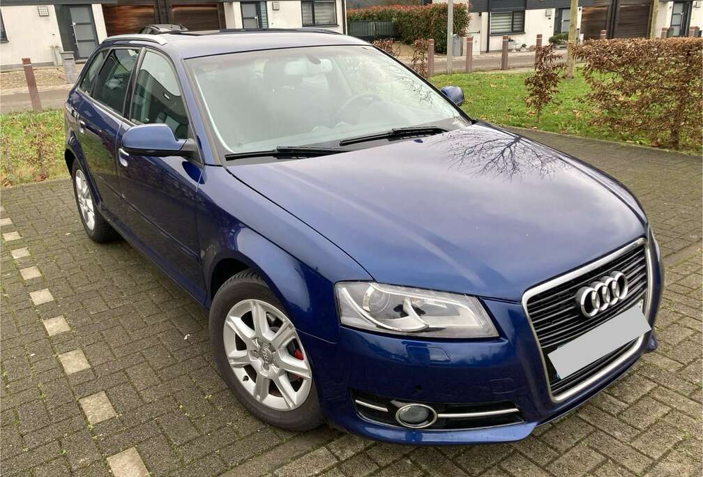 Audi Sportback 1.6 TDi //  S tronic