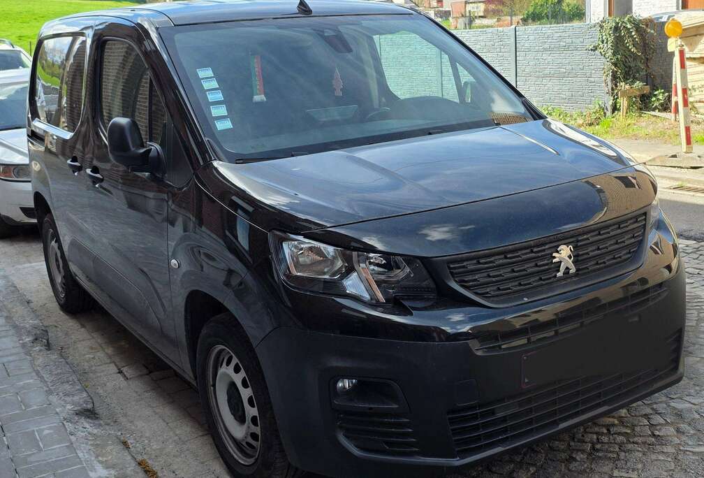 Peugeot 1.2 PureTech L1 Light Premium S/S(EU6.3)