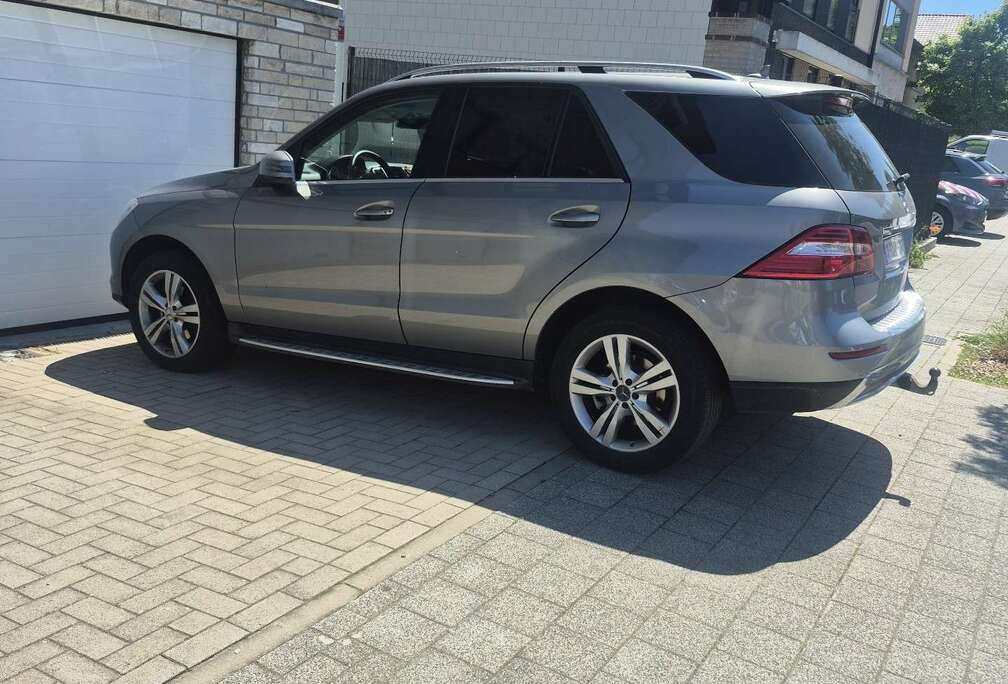 Mercedes-Benz BlueTEC 4MATIC 7G-TRONIC