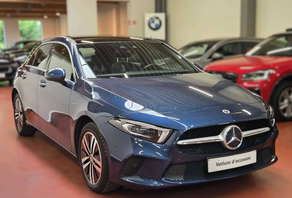 Mercedes-Benz e (Hybride) + TOIT PANO + CUIR + Keyless + LED ambiant + Garantie