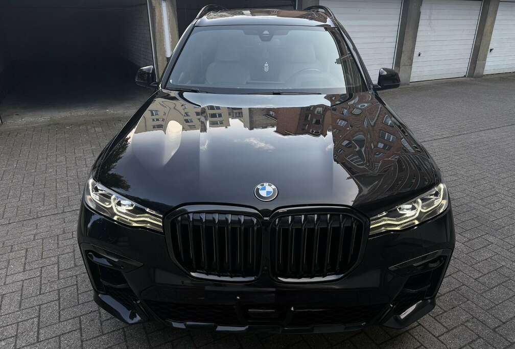 BMW M50i