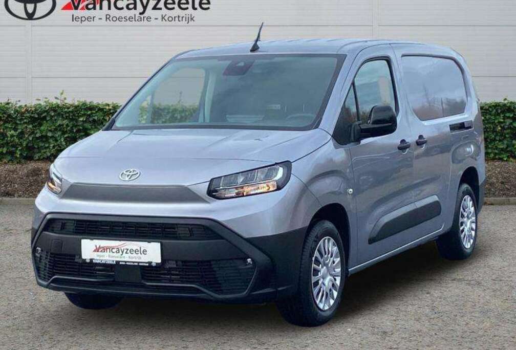 Toyota Van Comfort LWB 22521 + BTW