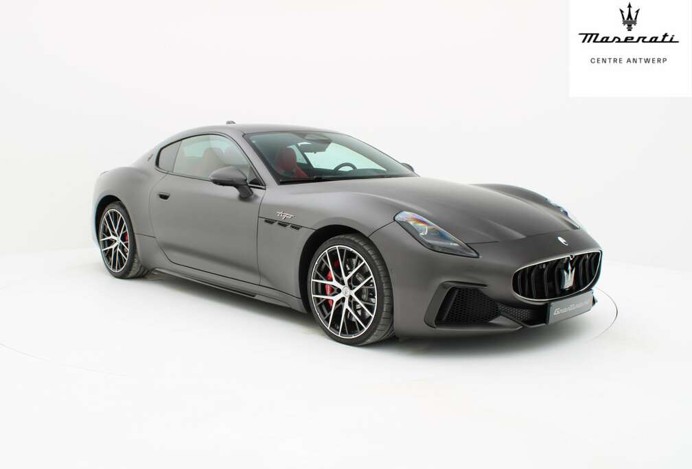 Maserati Trofeo / 3.0 V6 Nettuno 4WD / 550hp / FULL OPTION