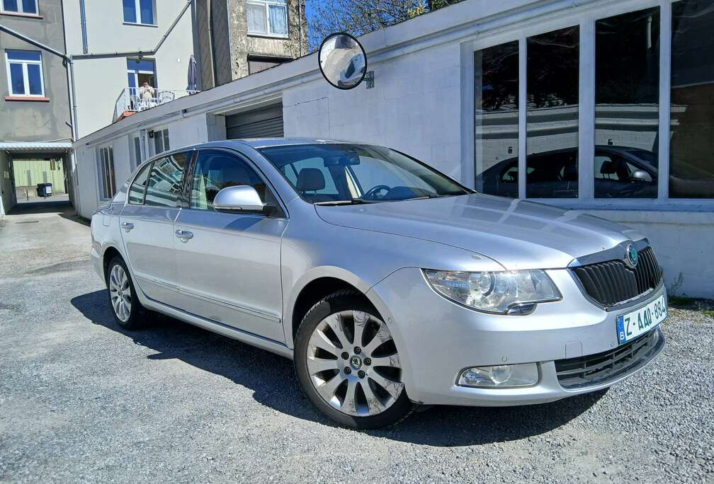Skoda Superb 1.8 Turbo * CONSOMMATION HUILE* MARCHAND OU EXPORT *