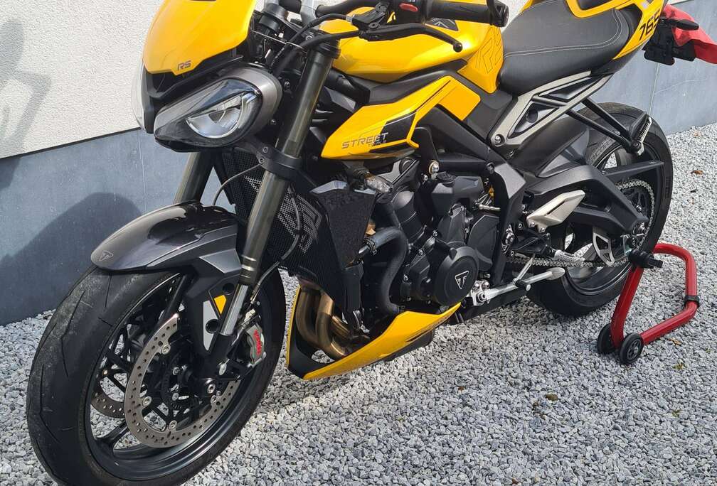 Triumph Street triple rs 765