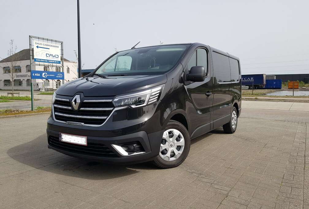 Renault Trafic 150 pk L1H1 3 zits automaat nieuwstaat