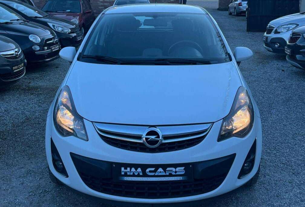Opel Corsa 1.2i Black Edition Easytronic