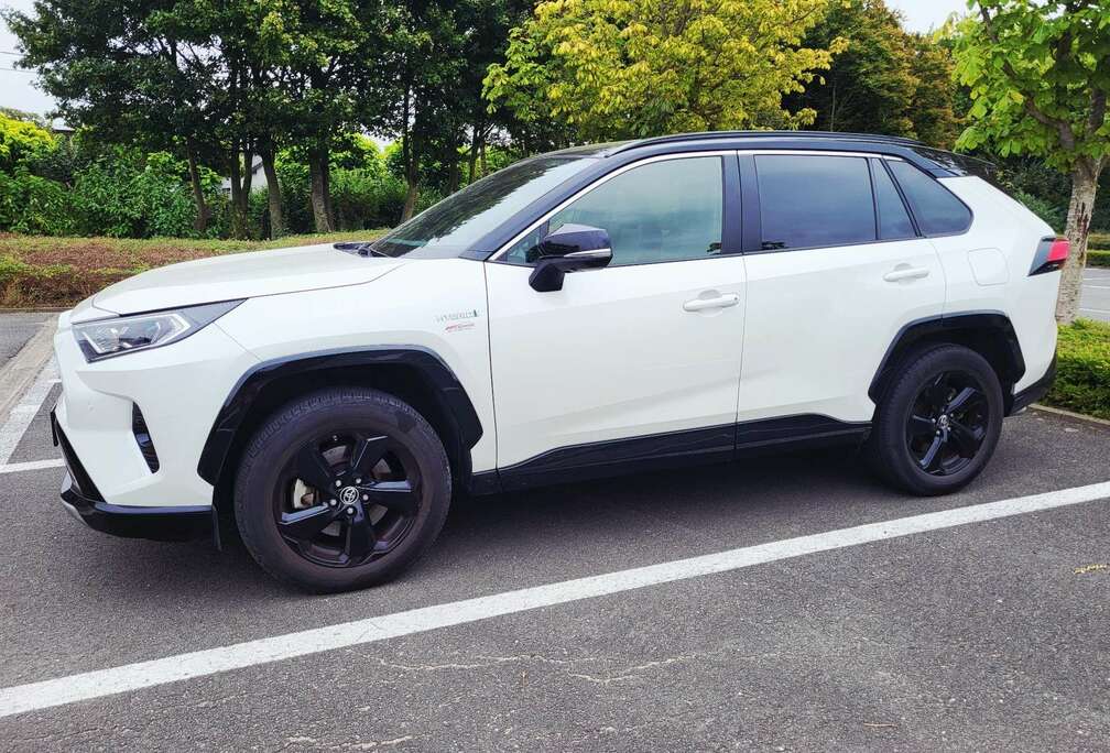 Toyota 2.5 4x2 Hybrid Style Selection