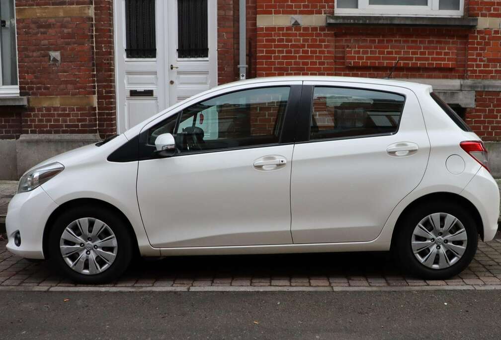 Toyota Yaris 1.3i VVT-i 16v Linea Sol