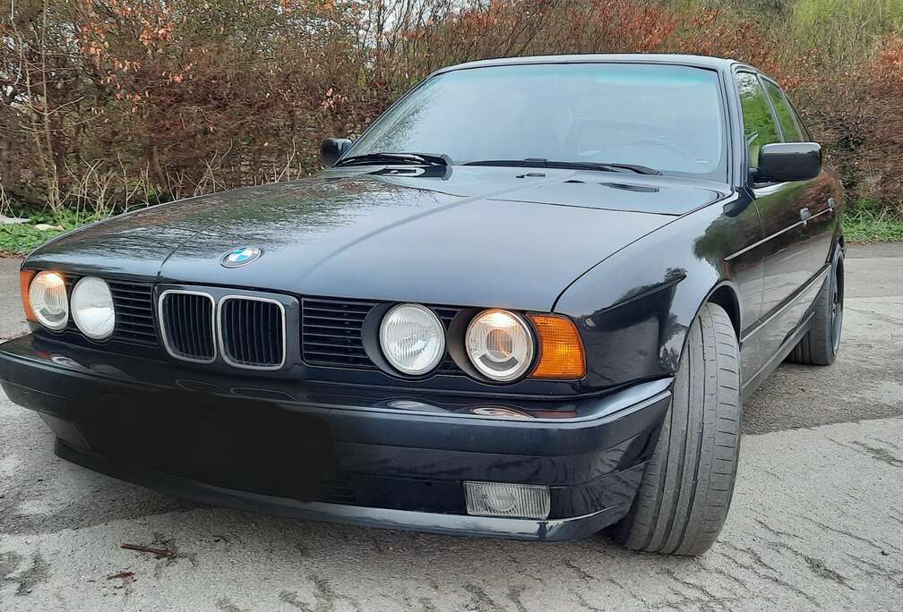 BMW E34 525i  24V  6 cylindres