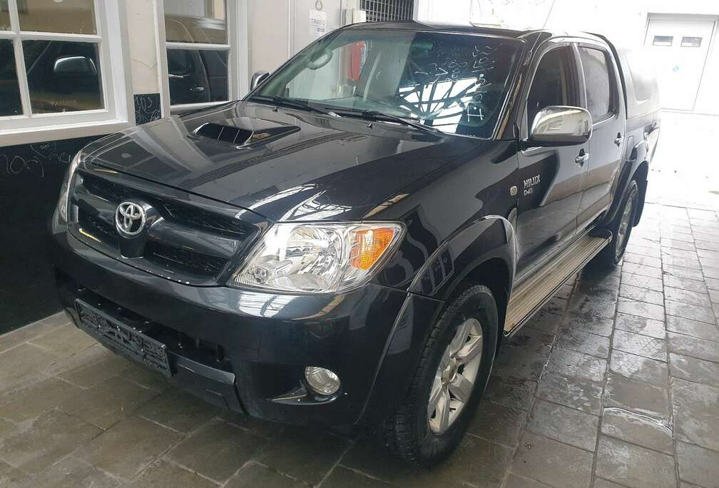 Toyota 2.5 Turbo D-4D 4WD S