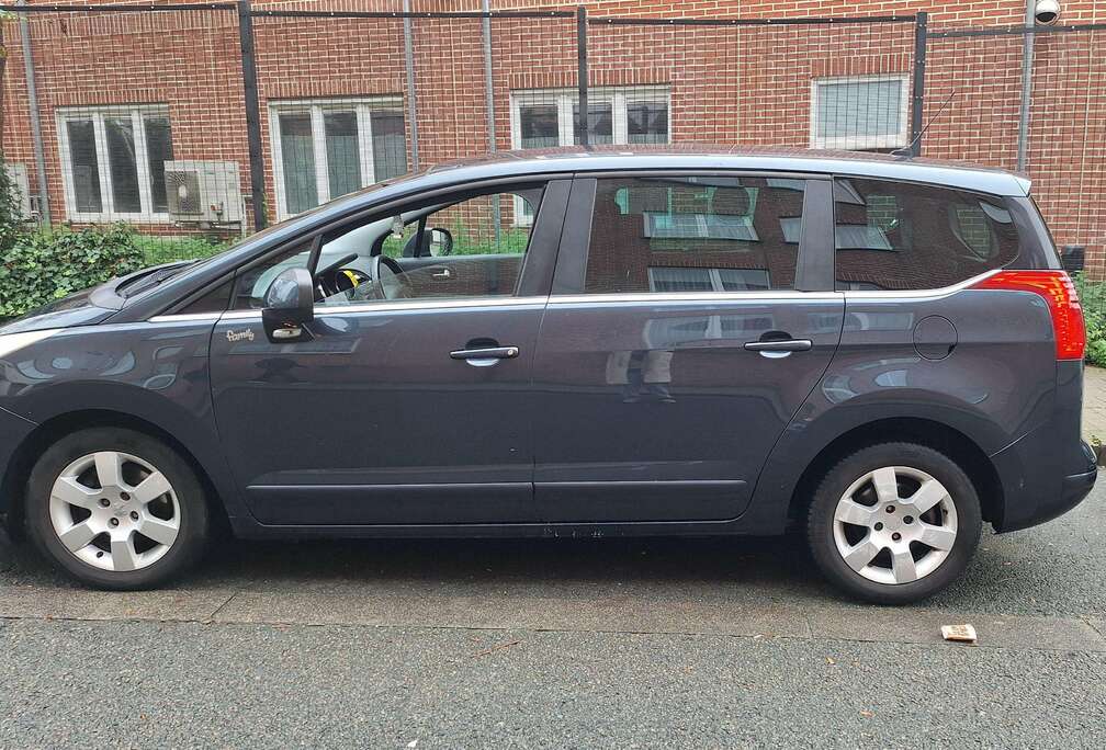 Peugeot 5008 1.6 HDi Family FAP
