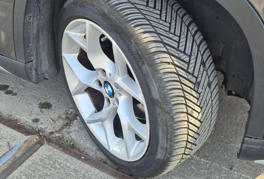 BMW X1 2.0i sDrive18    116000 KM . EURO 6 ESSENCE  CT ET CAR PASS OK. PRIX  FIX