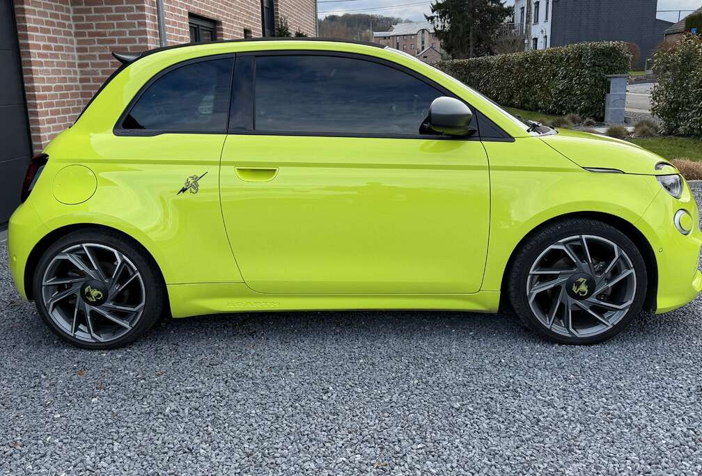 Abarth Cabrio 42 kWh Scorpionissima/ Sound Generator.